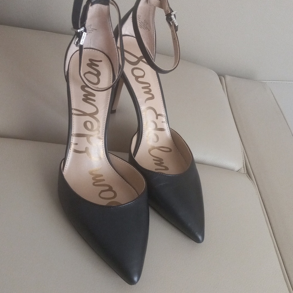 Sam Edelman Harlow Black Leather Pointed Toe Ankle-Strap Pumps Size: 7.5